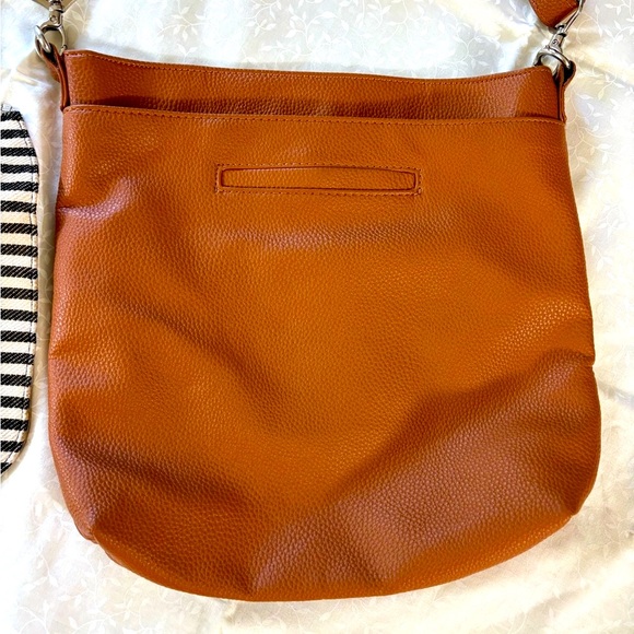 Thirty-One Baseball striped Crossbody Bag: removable flap, adjustable strap!! - Picture 10 of 13